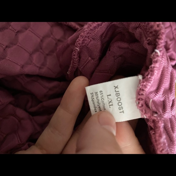 Purple scrunch leggings and tank top - Picture 3 of 4